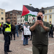 När bilden tas har polisen ingen aning om Kristofer Lundgren skall misshandla mig. Foto: Helene Bergman